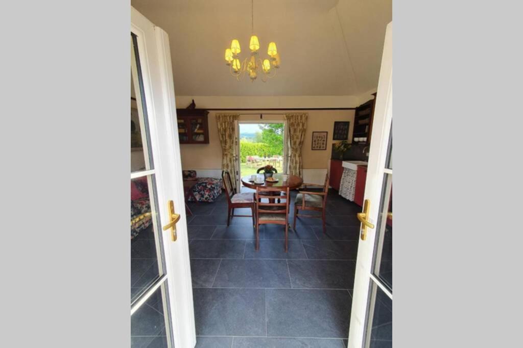 Tinahely Yellow Heights Accommodation מראה חיצוני תמונה